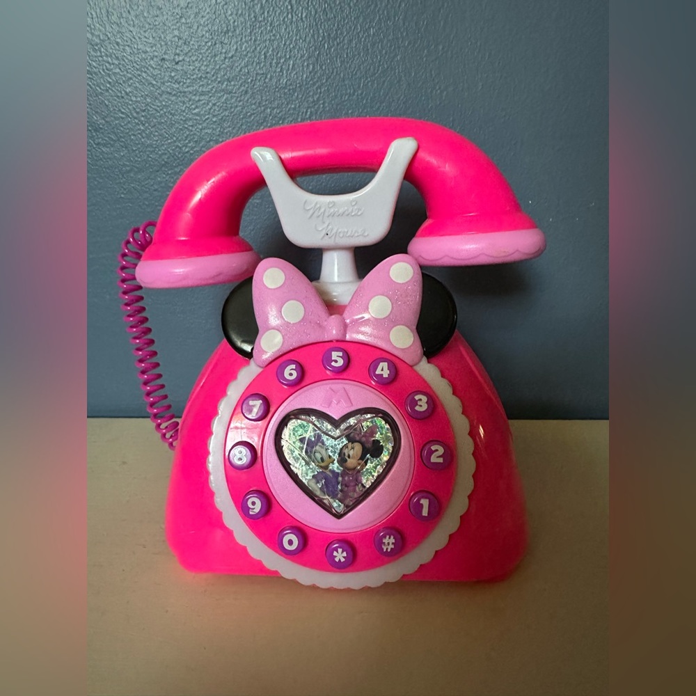 Minnie Mouse Phone - Picture 2 of 3